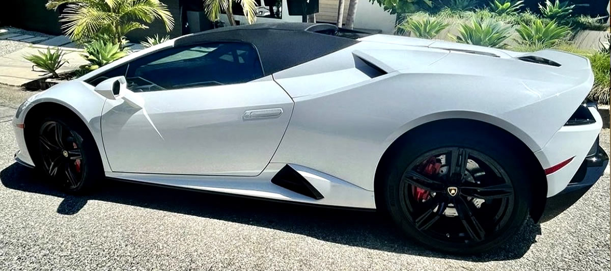 top exotic car rentals in Los Angeles 2023 Lamborghini Huracan